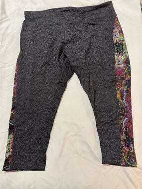 LuLaRoeGray Capri Leggings with Multicolor Paisley Side Panels, XL
